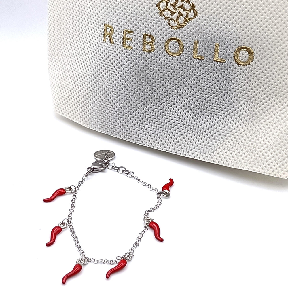 Bracciale_con_ciondoli_a_forma_di_cornetto_rosso_rebollo
