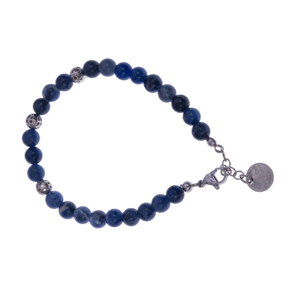 Bracciale con perle blu e chiusura argentata dettagliata su ungioielloperte.com
