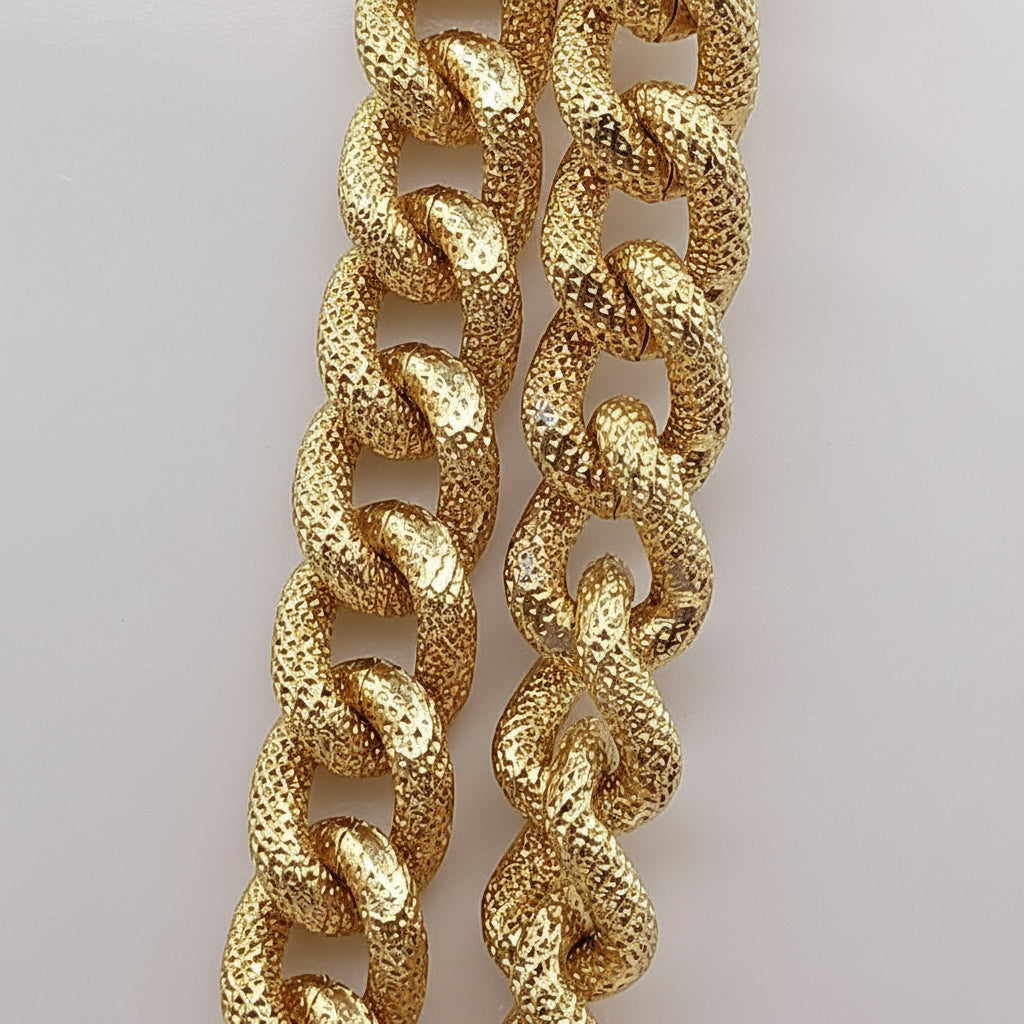 Particolare collana catena dorata maglie ovali Giamas - artigianato italiano