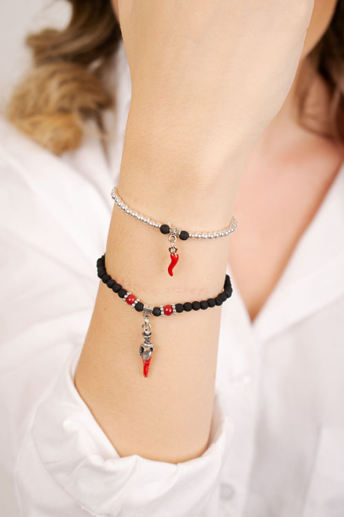 Coppia di bracciali portafortuna con pietra lavica nera e cornetto rosso amuleto napoletano fatto a mano
