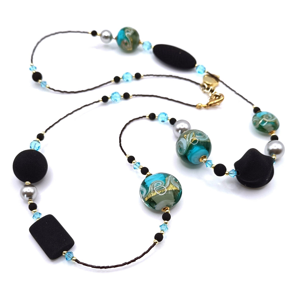 Collana donna con vetro di Murano, pietra lavica e cristallo perlato - vista frontale artigianato italiano