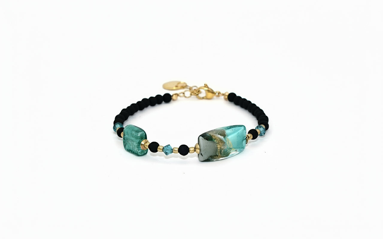 Bracciale con perle geometriche by ungioielloperte, pietra lavica e vetro murano