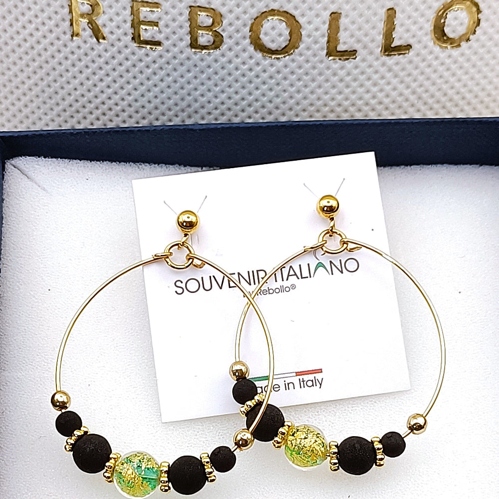 Orecchini a cerchio pietra lavica verde, brand Rebollo - ungioielloperte