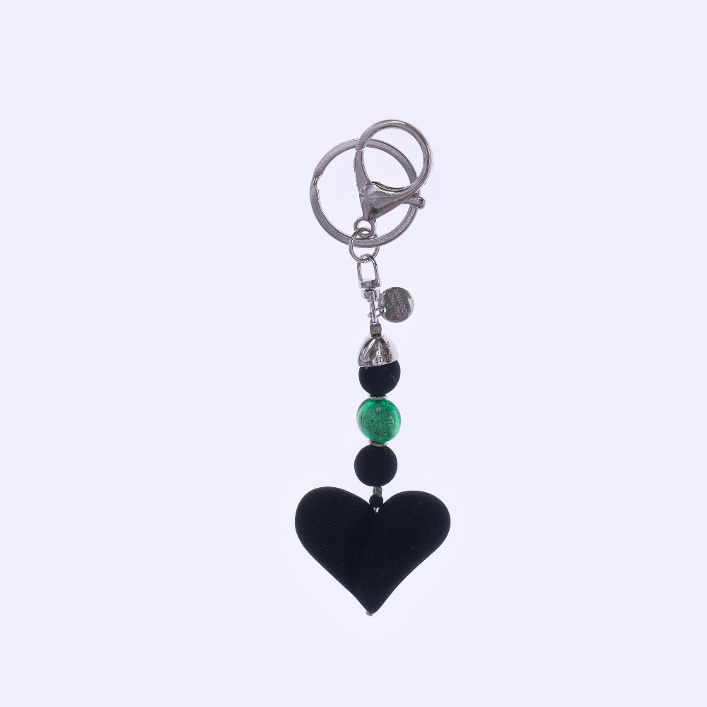 Portachiavi romantico con cuore nero, pietra verde e perle di lava nera, chiusura moschettone - accessorio d'amore
